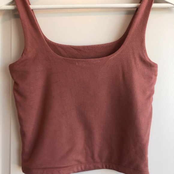 GAP - Cropped Layered Tank - MEASUREMENTS IN LISTING - Picture 2 of 4